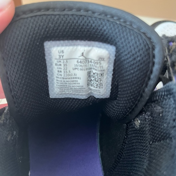 Jordan 1 mid sneakers - Picture 3 of 6